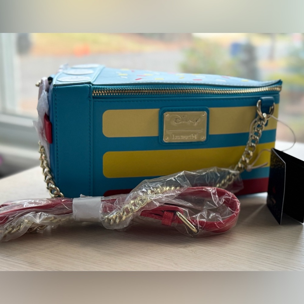 NWT Disney Loungefly Snow White Cosplay Cake Crossbody